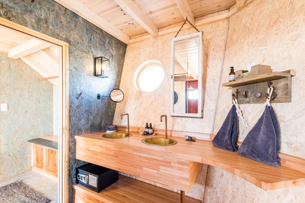 Shipwreck Lodge Mowebaai Esterno foto